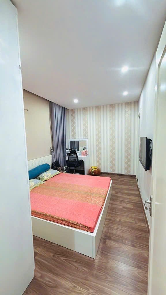 Căn Hộ Cao Cấp Riverside Garden - Vũ Tông Phan. Full Nội Thất về ở ngay. Tầng cao view đẹp. Giá thương lượng: 6,85 tỷ